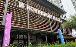Northshore Drive (D19), Retail #511753081